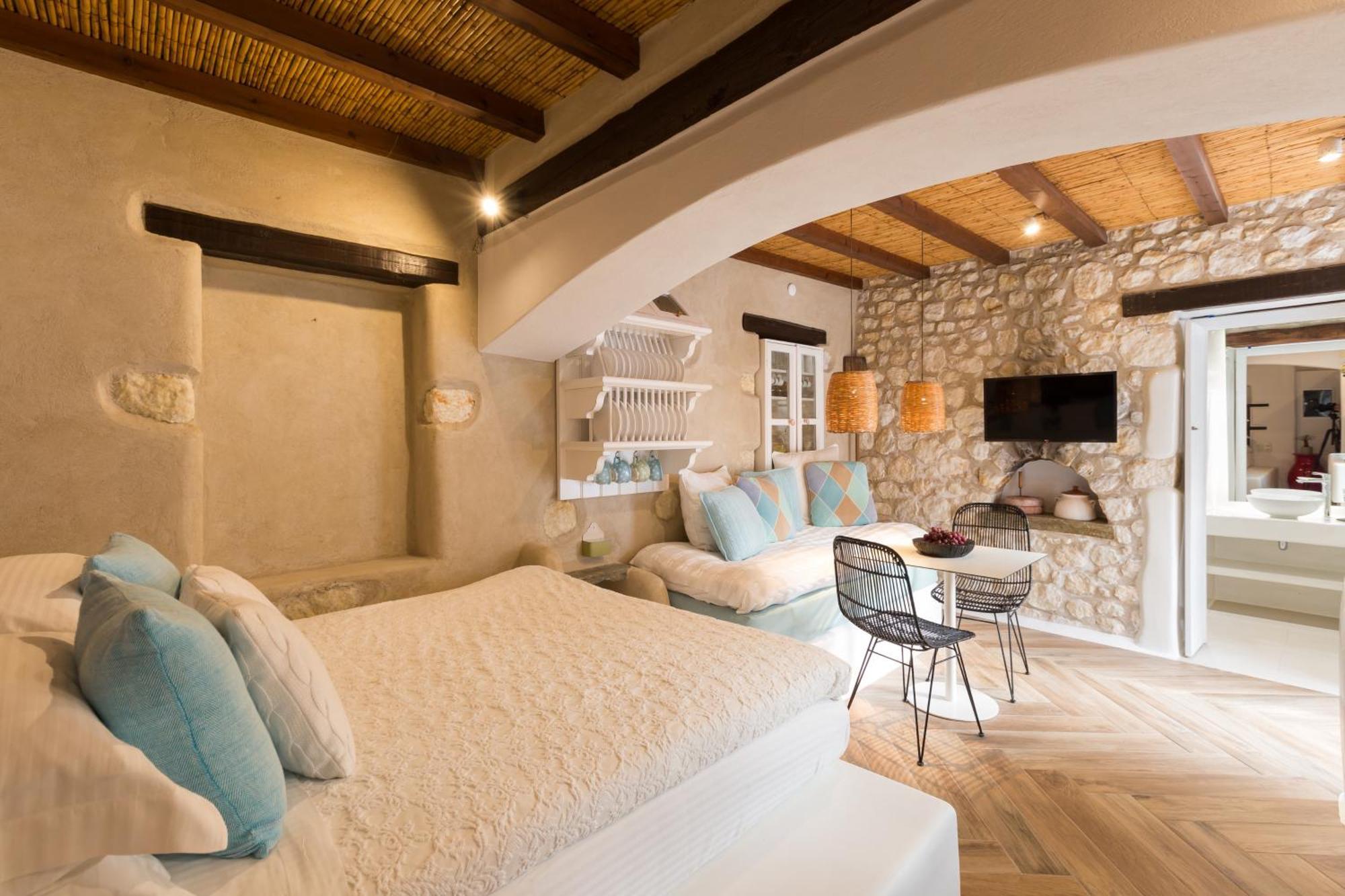 Kallos Villas & Suites Naxos City Room photo